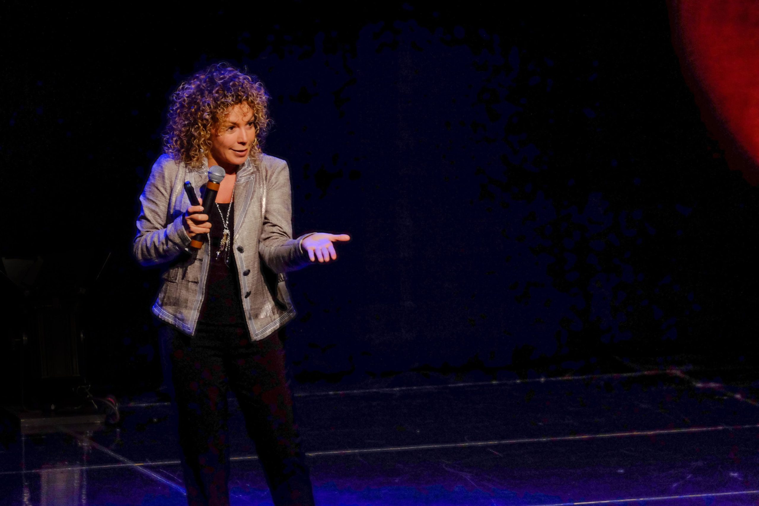 Isabelle Fontaine animant une conférence sur le leadership inspirant